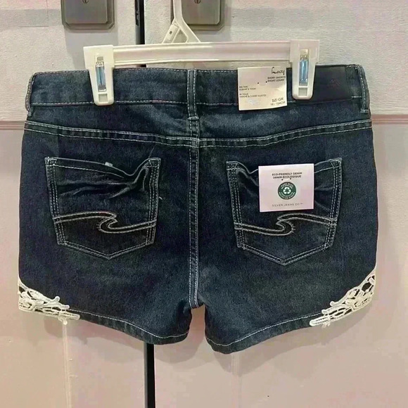 Girls Silver Jeans Co. blue Jean shorts size 16. NWT. - Picture 3 of 10